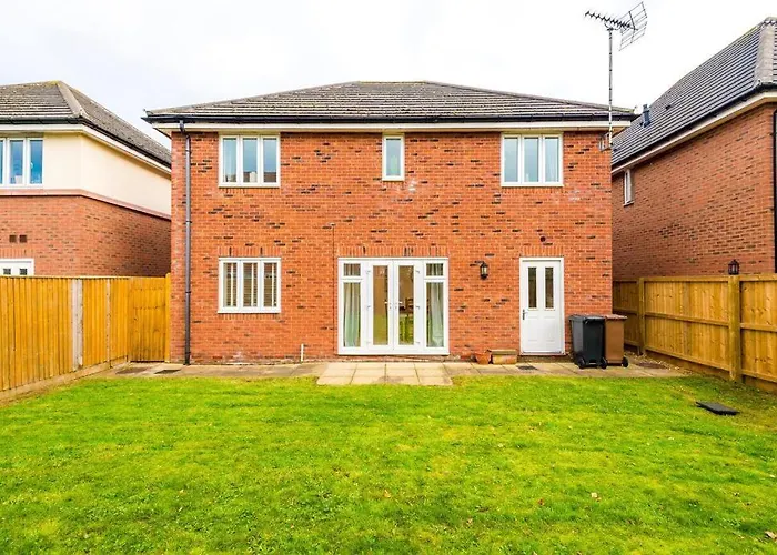 Luxurious Cosy 4Br Home Cheshire