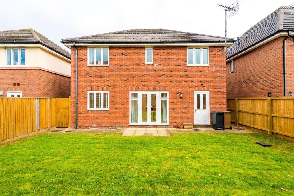 Luxurious Cosy 4br Cheshire