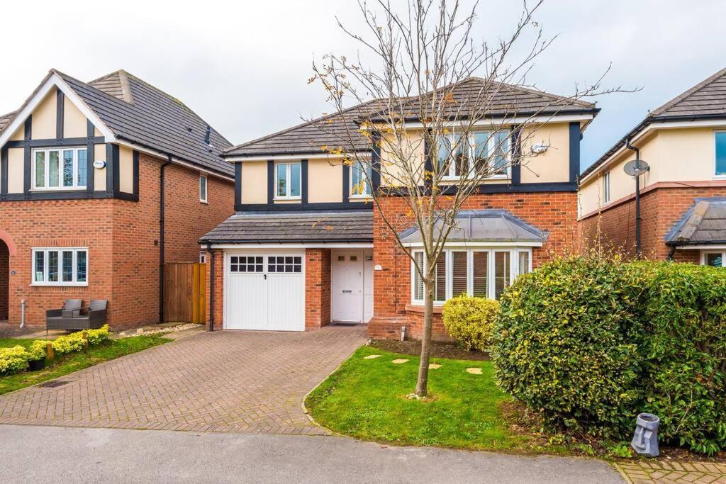 Luxurious Cosy 4br Cheshire Holiday home